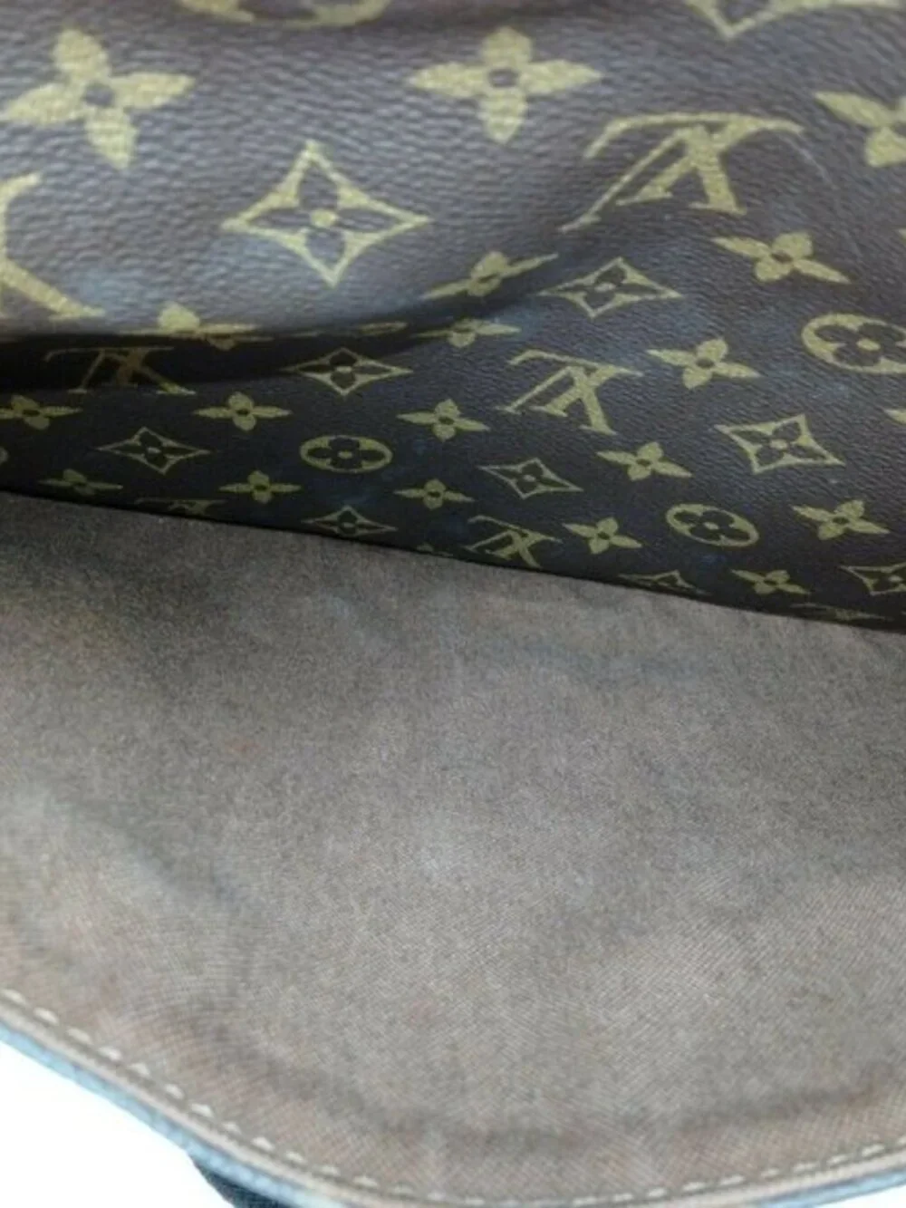 Louis Vuitton Gibeciere GM shoulder bag